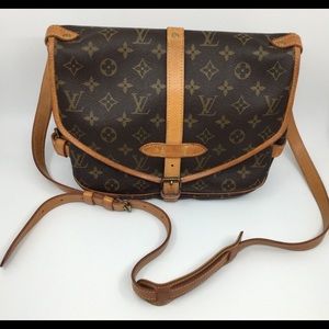 Auth. Louis Vuitton Saumur 30 Crossbody